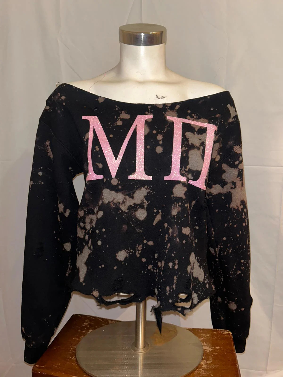 MΠ Black Swan Glitter Crewneck (Mu Pi Pickup)